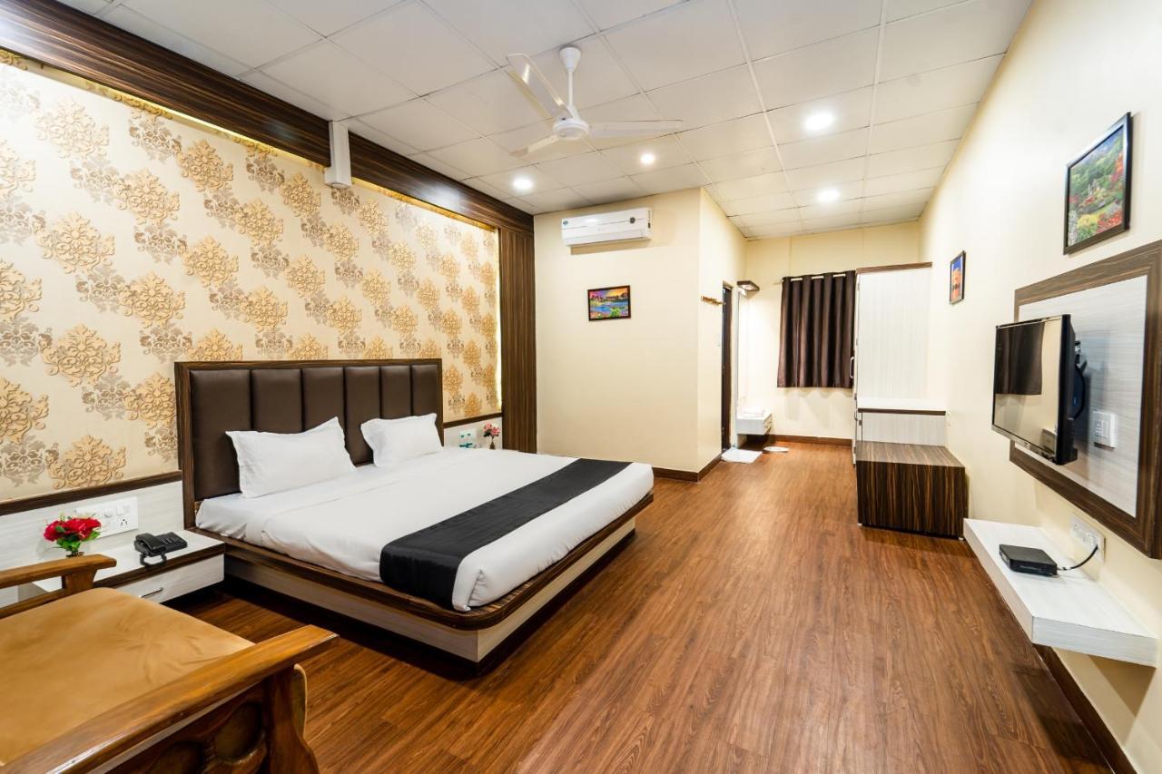 นรมาทา ฮิลล์ รีสอร์ต Hotel Omkareshwar ภายนอก รูปภาพ