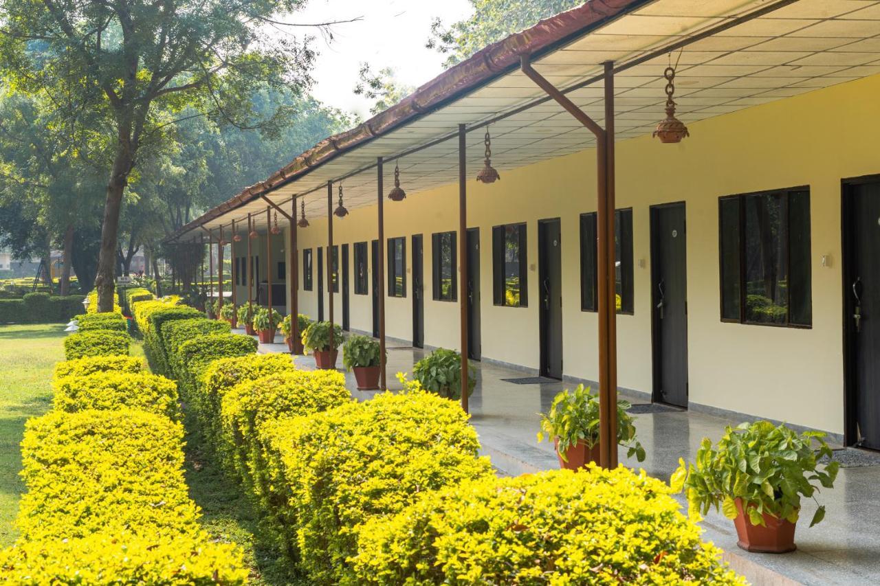 นรมาทา ฮิลล์ รีสอร์ต Hotel Omkareshwar ภายนอก รูปภาพ