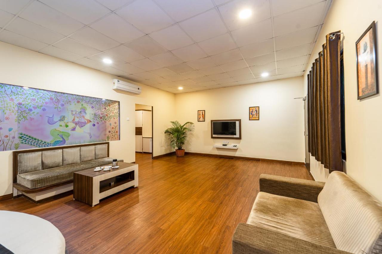 นรมาทา ฮิลล์ รีสอร์ต Hotel Omkareshwar ภายนอก รูปภาพ