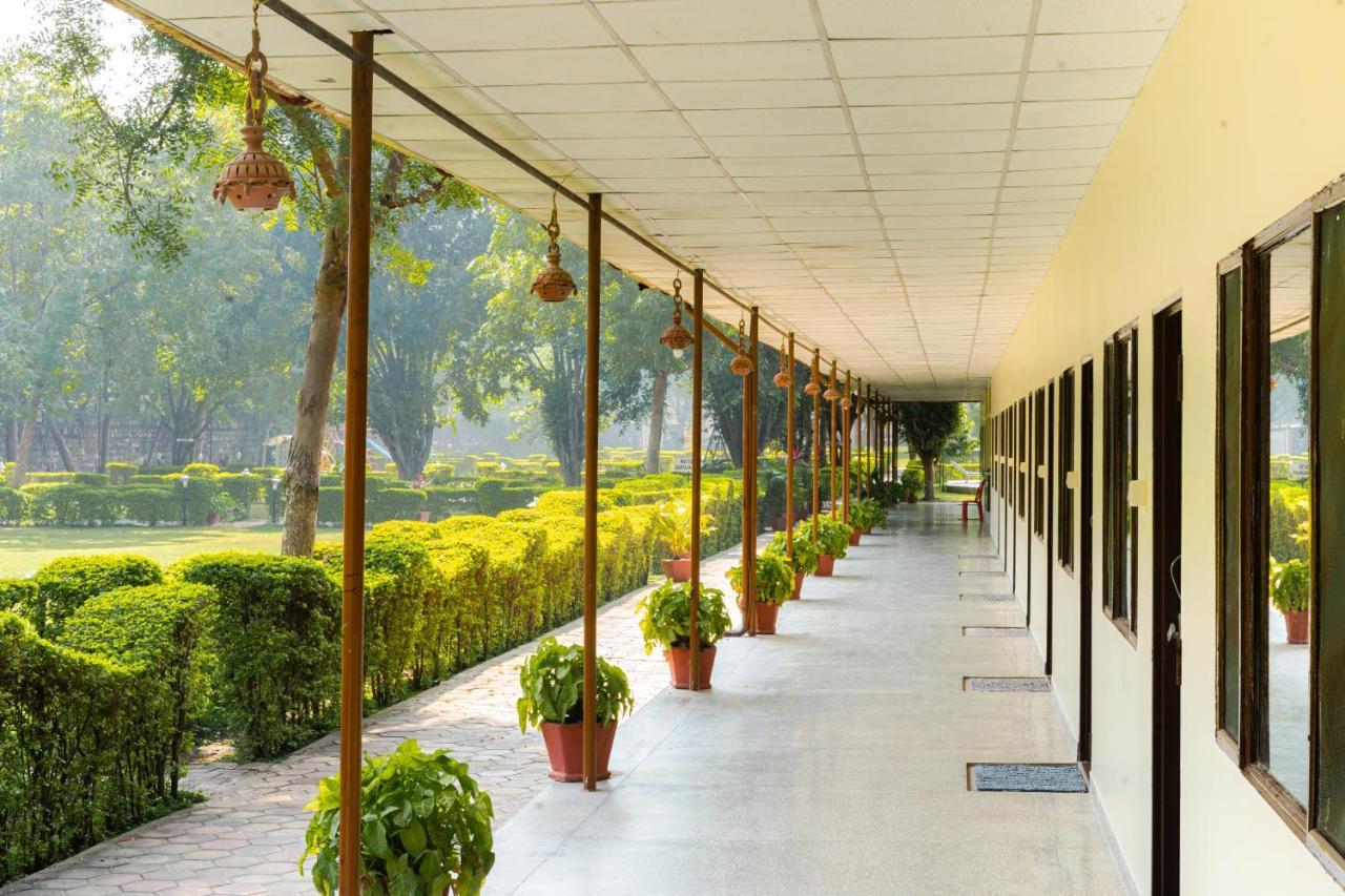 นรมาทา ฮิลล์ รีสอร์ต Hotel Omkareshwar ภายนอก รูปภาพ