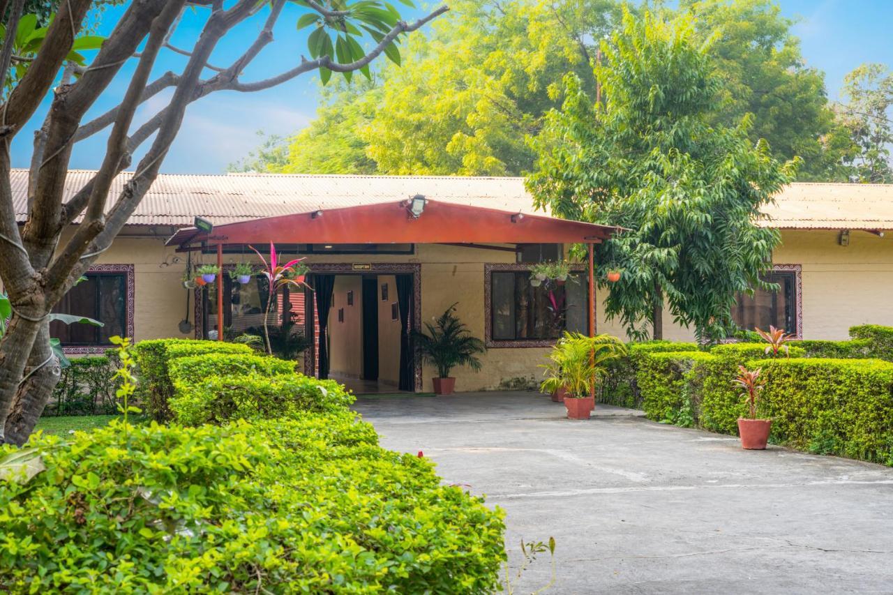 Narmada Hills Resort Godarpura ภายนอก รูปภาพ