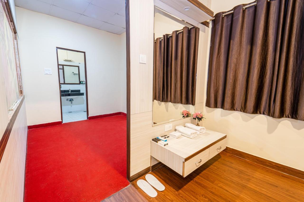 นรมาทา ฮิลล์ รีสอร์ต Hotel Omkareshwar ภายนอก รูปภาพ