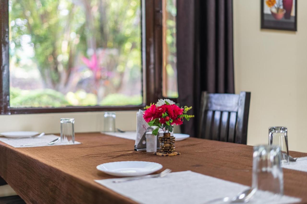 นรมาทา ฮิลล์ รีสอร์ต Hotel Omkareshwar ภายนอก รูปภาพ