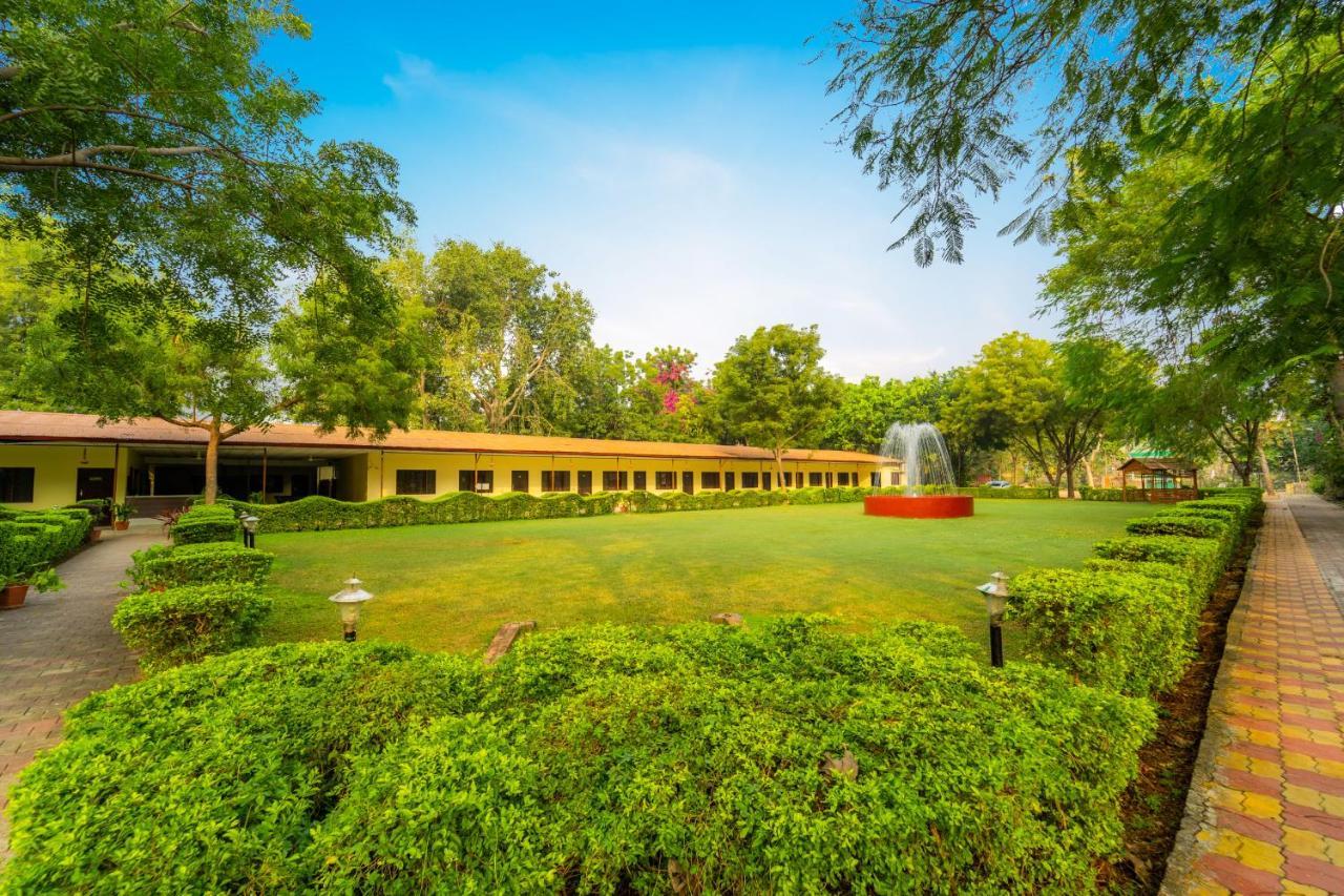 Narmada Hills Resort Godarpura ภายนอก รูปภาพ