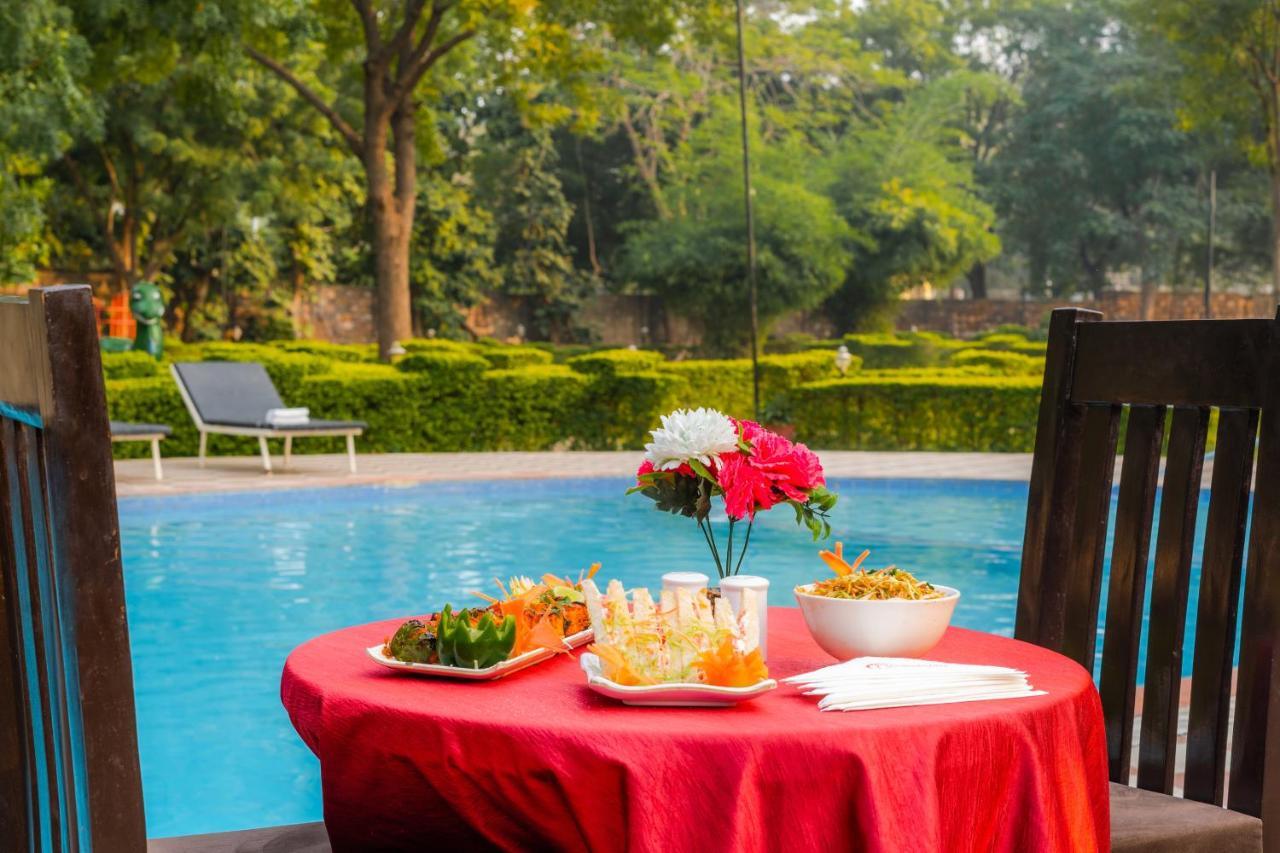 Narmada Hills Resort Godarpura ภายนอก รูปภาพ